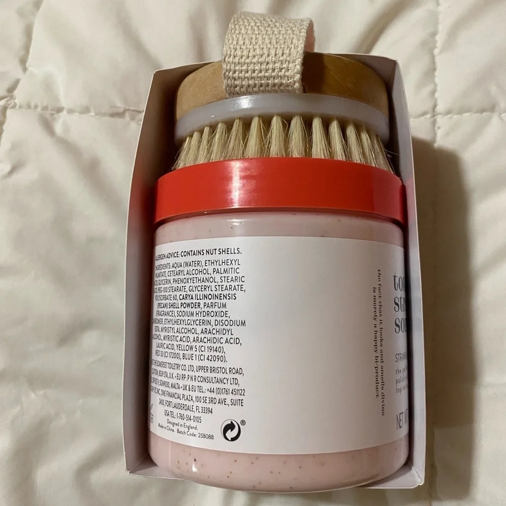 Asquith & Somerset Strawberry Scrub & Exfoliating Brush
